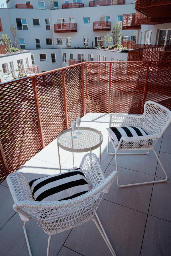 Homewell Apartments Game And Movie Poznan Exterior foto